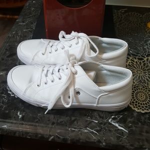 White Guess lady sneakers size 9